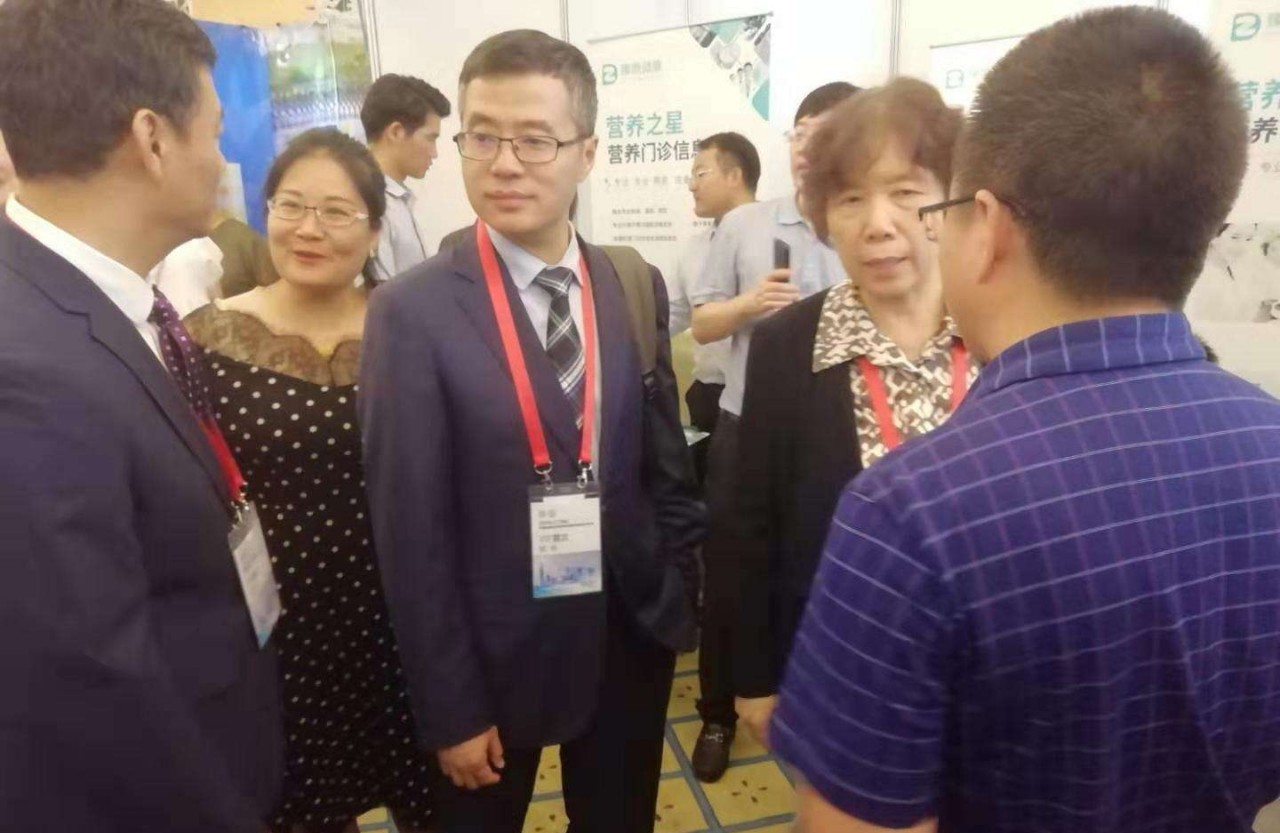 專家領(lǐng)導(dǎo)蒞臨展臺(tái)指導(dǎo)工作 專家領(lǐng)導(dǎo)蒞臨展臺(tái)指導(dǎo)工作